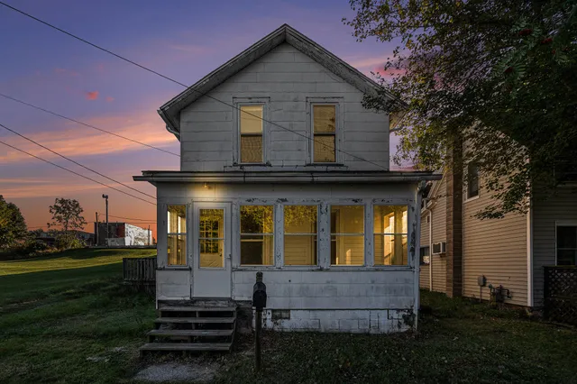 $99,000 | 110 North Disbrow Street, Cassopolis, MI 49031