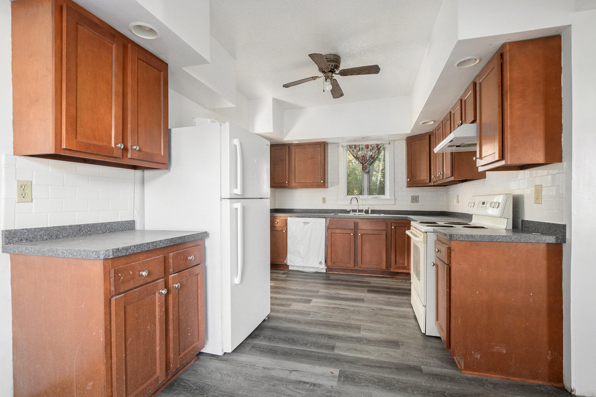 110 North Disbrow Street Cassopolis, MI 49031 - Photo 9 of 24 img_0171_459