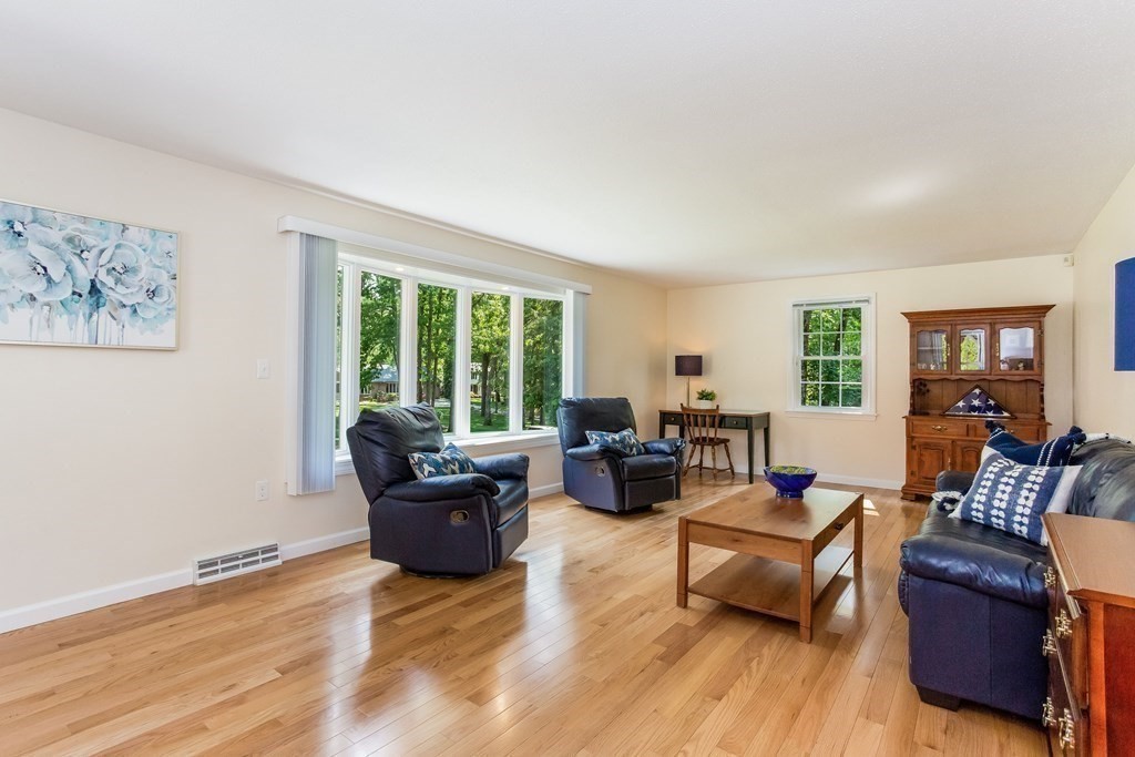 22 Northfield Road Longmeadow, MA 01106 - Photo 6 of 42 Gallery Image 6