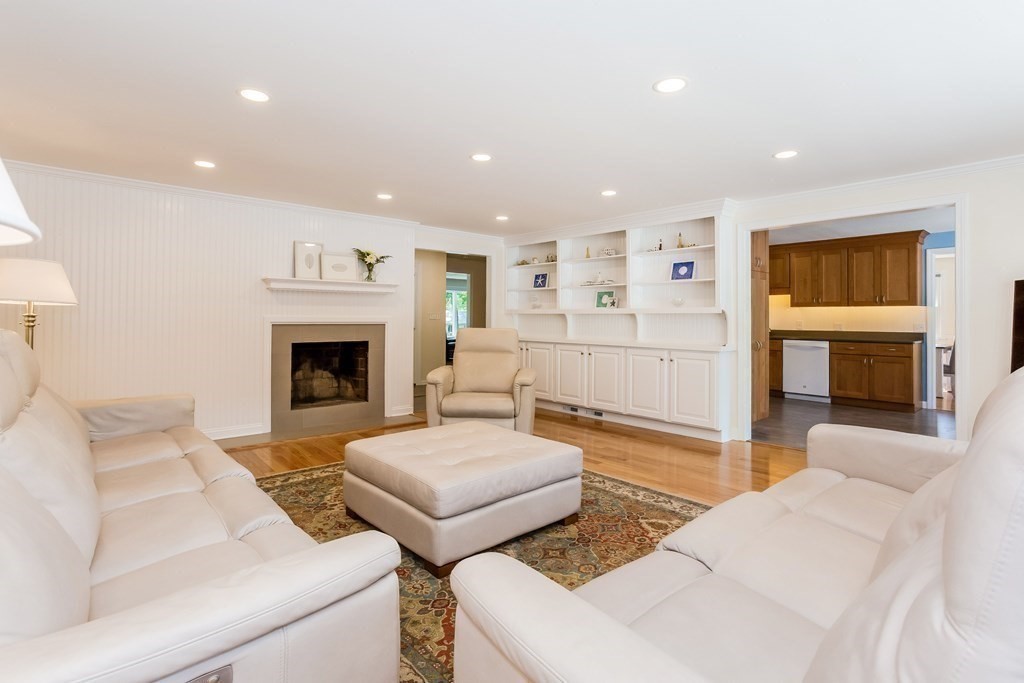 22 Northfield Road Longmeadow, MA 01106 - Photo 9 of 42 Gallery Image 9
