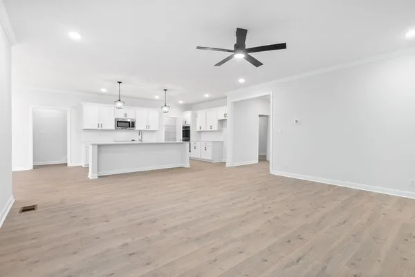 $569,900 | 210 Low Plns Lane, Clarksville, TN 37043