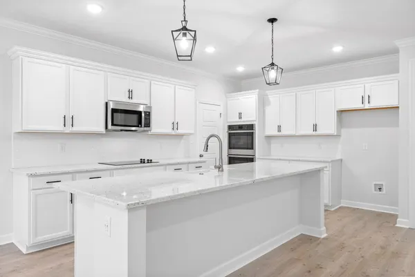 $569,900 | 210 Low Plns Lane, Clarksville, TN 37043
