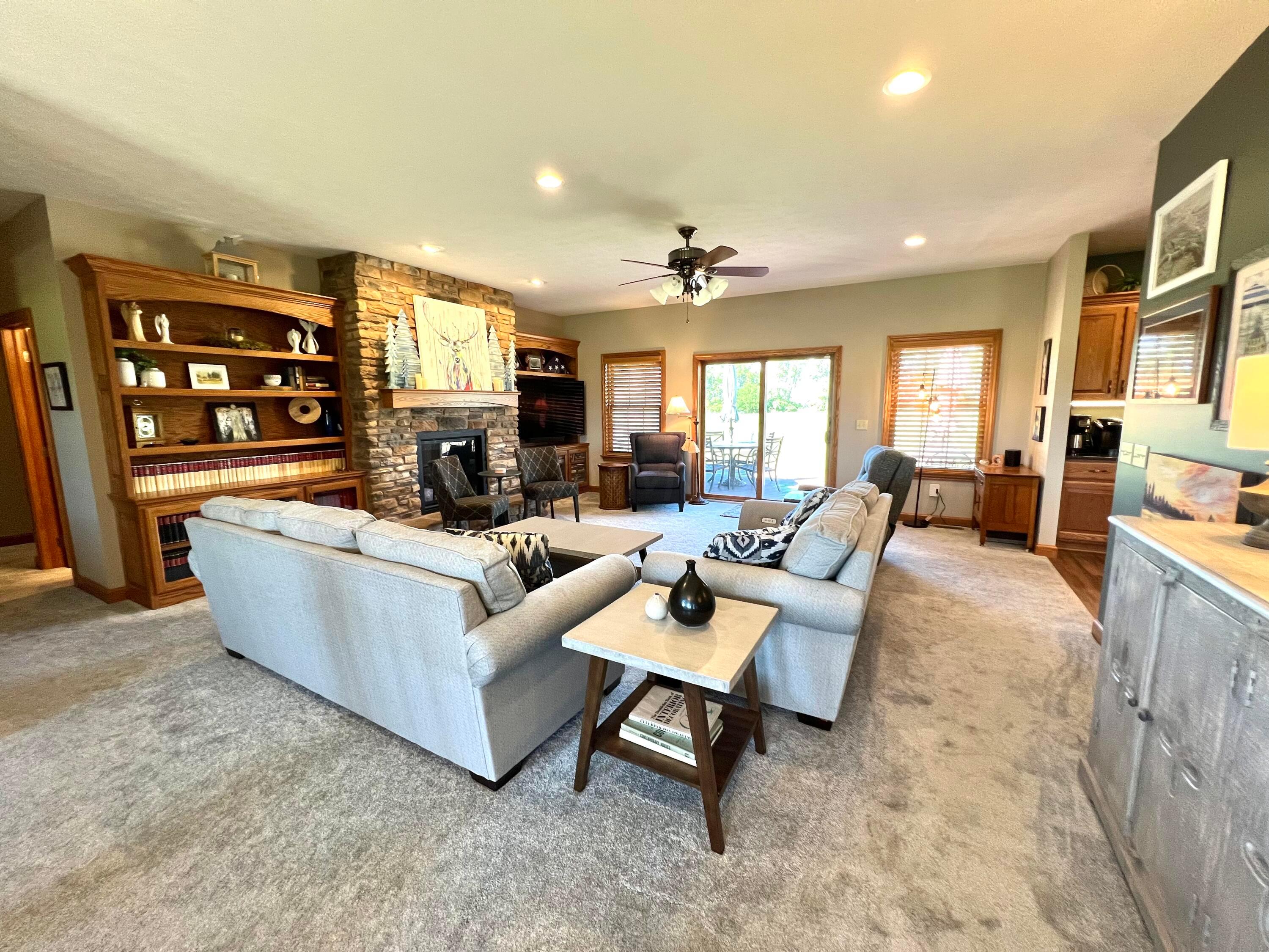 4387 Mahar Road Springfield, OH 45502 - Photo 11 of 71 Great Room
