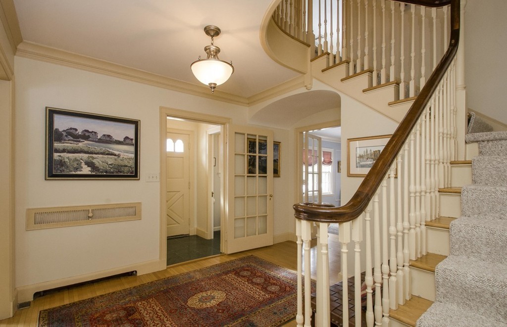 182 Farmington Road Longmeadow, MA 01106 - Photo 2 of 30 Gallery Image 2