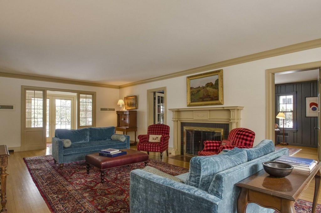 182 Farmington Road Longmeadow, MA 01106 - Photo 4 of 30 Gallery Image 4