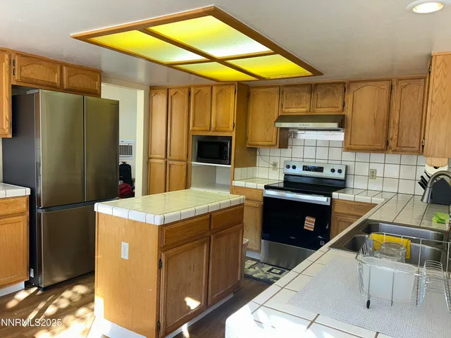 $2,975 | 1809 Lakeland Hills Drive, Reno, NV 89523