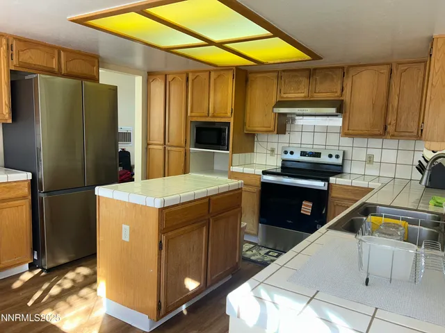 $2,975 | 1809 Lakeland Hills Drive, Reno, NV 89523