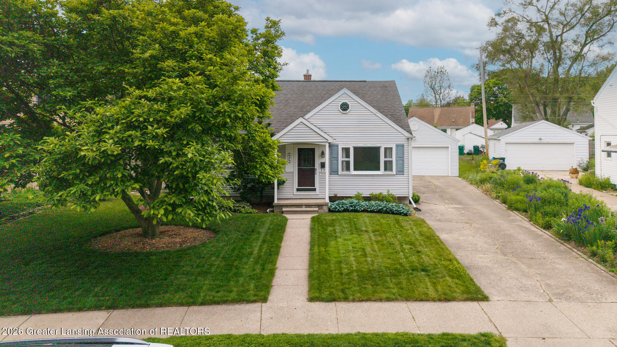 2222 Fairfax Road Lansing, MI 48910 - Photo 34 of 42 2222_Fairfax_INTERIOR_KAREN-25