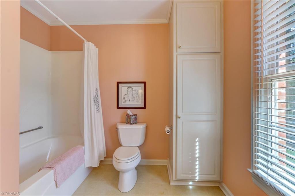 341 Fairfield Road Reidsville, NC 27320 - Photo 22 of 30 Additional view of Bathroom 2