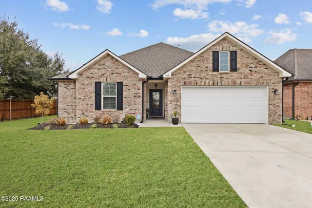 $1,950 | 301 Oak Hill Lane, Youngsville, LA 70592