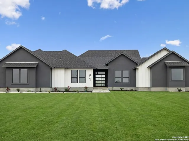 $650,000 | 187 Hidden Ranch Court, Floresville, TX 78114