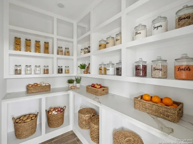 $650,000 | 187 Hidden Ranch Court, Floresville, TX 78114