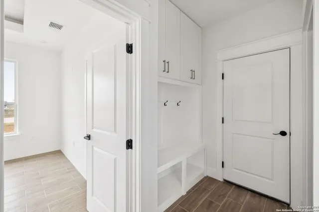 $650,000 | 187 Hidden Ranch Court, Floresville, TX 78114