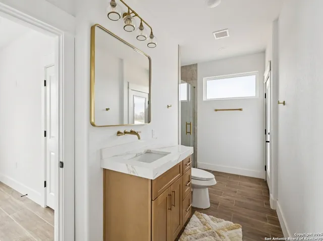 $650,000 | 187 Hidden Ranch Court, Floresville, TX 78114