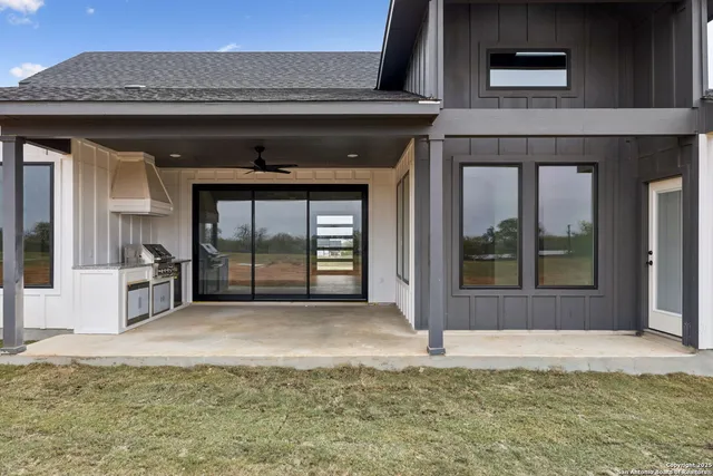 $650,000 | 187 Hidden Ranch Court, Floresville, TX 78114