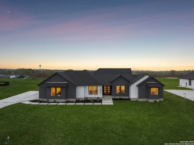 $650,000 | 187 Hidden Ranch Court, Floresville, TX 78114