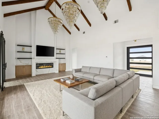 $650,000 | 187 Hidden Ranch Court, Floresville, TX 78114