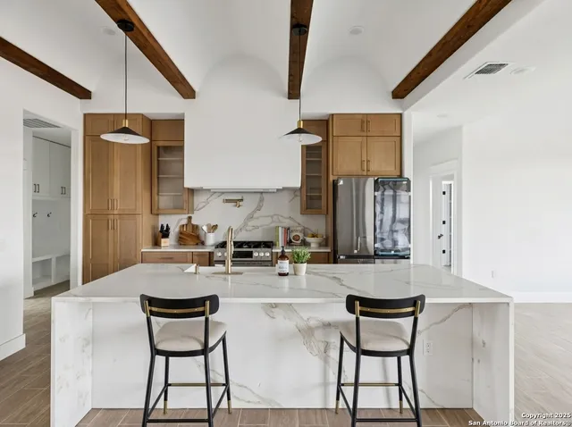 $650,000 | 187 Hidden Ranch Court, Floresville, TX 78114