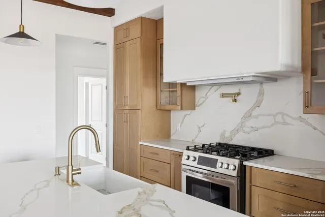 $650,000 | 187 Hidden Ranch Court, Floresville, TX 78114