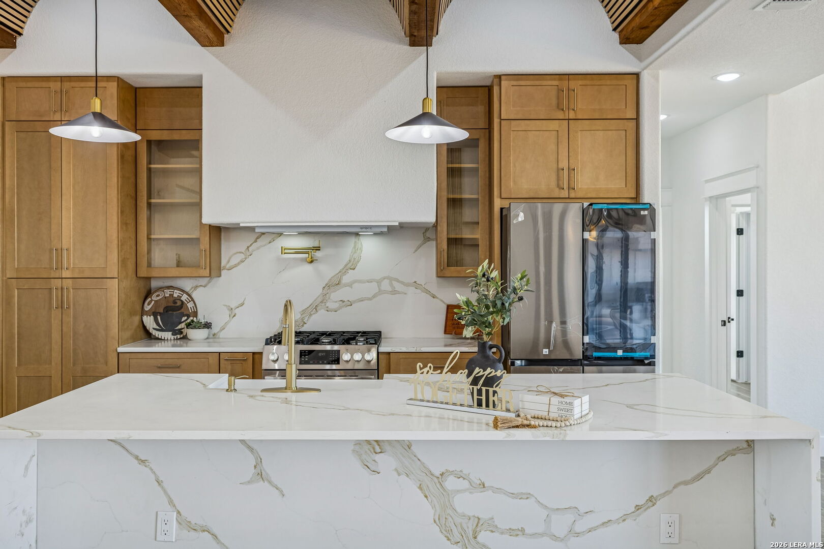 187 Hidden Ranch Court Floresville, TX 78114 - Photo 10 of 37