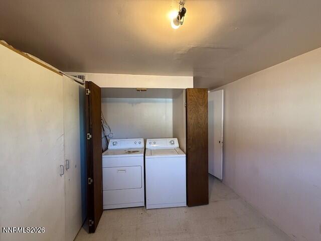 1809 K Street Sparks, NV 89431 - Photo 15 of 18 a utility room with dryer and washer