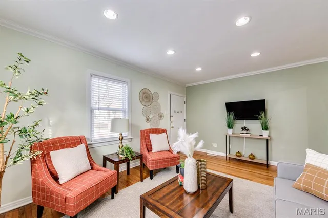 $204,900 | 7720 Weston Place, St. Louis, MO 63117