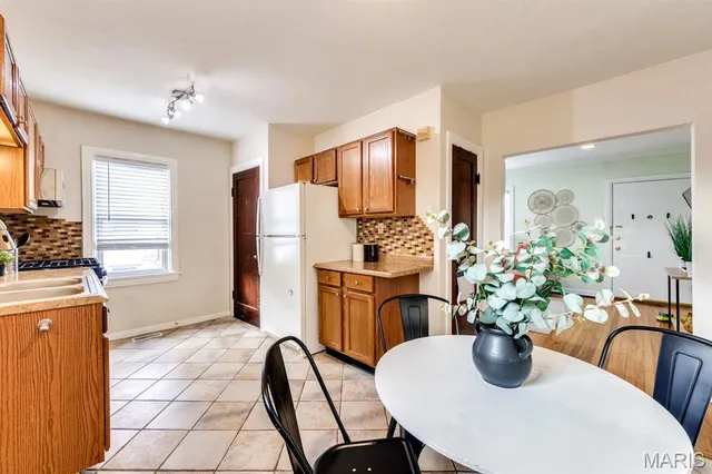 $204,900 | 7720 Weston Place, St. Louis, MO 63117