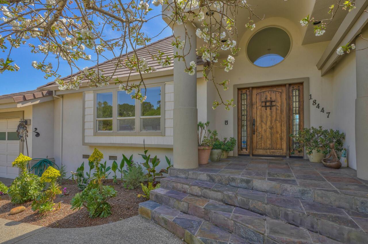 18447 Meadow Ridge Road Salinas, CA 93907 - Photo 4 of 55 Gallery Image 4