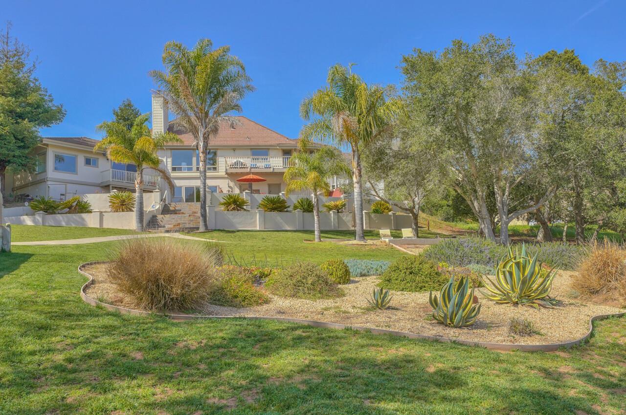 18447 Meadow Ridge Road Salinas, CA 93907 - Photo 6 of 55 Gallery Image 6