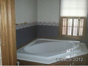 5217 West Division Road Tipton, IN 46072 - Photo 8 of 10 Gallery Image 8