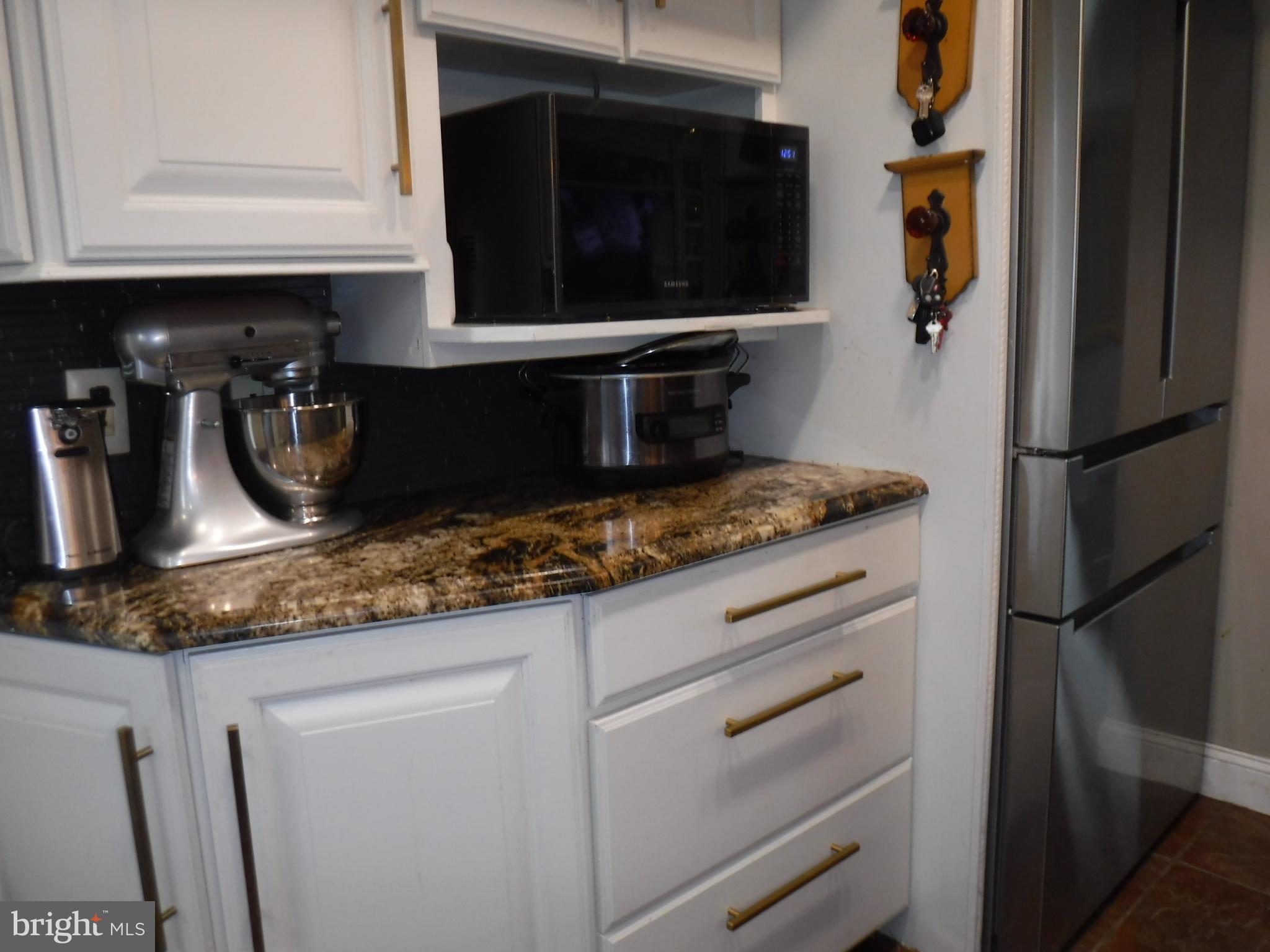 53 Cactus Road Levittown, PA 19057 - Photo 8 of 30