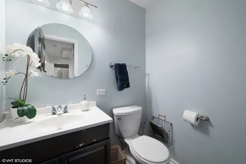 $2,450 | 627 Ascot Lane, Streamwood, IL 60107