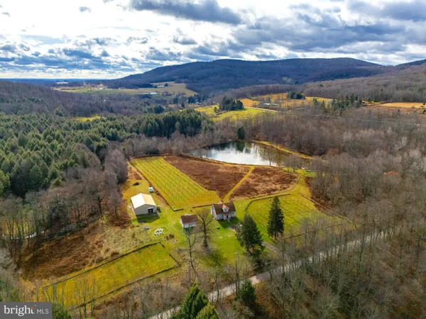 $1,200,000 | 48 T-539, Waymart, PA 18472