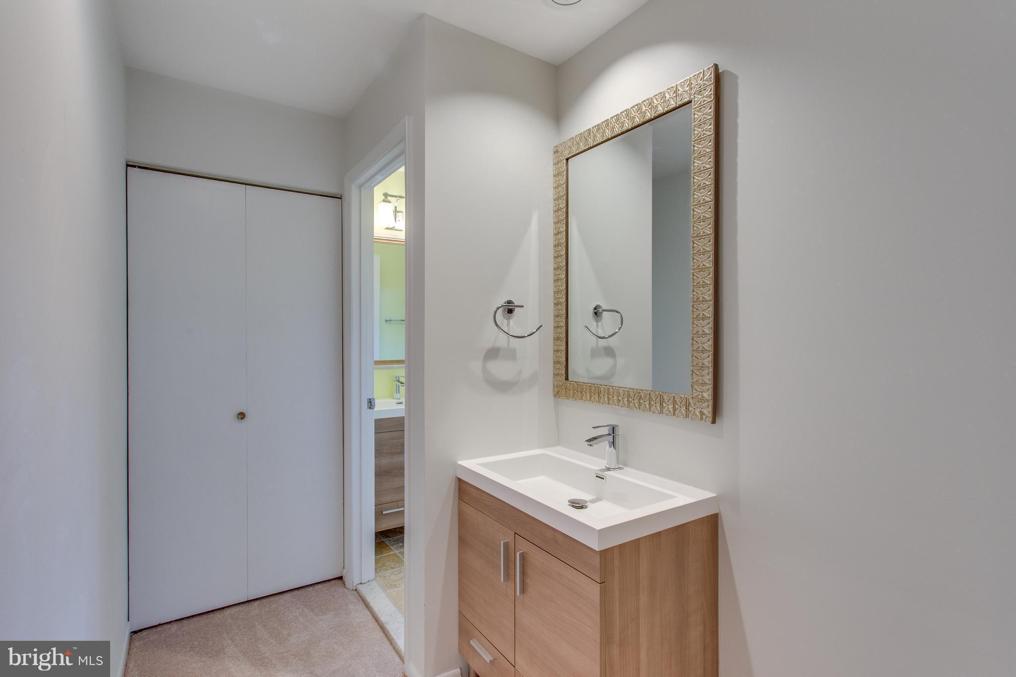 9860 Natick Road Burke, VA 22015 - Photo 21 of 30 Dual Vanities in Hall Bath