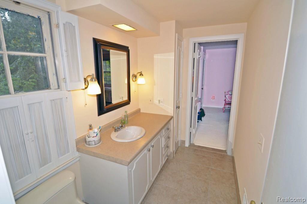552 Washington Road Grosse Pointe, MI 48230 - Photo 25 of 30 23.jpg