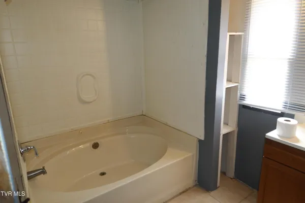 $975 | 2009 Greenway Street, Unit LOT 5, Kingsport, TN 37660