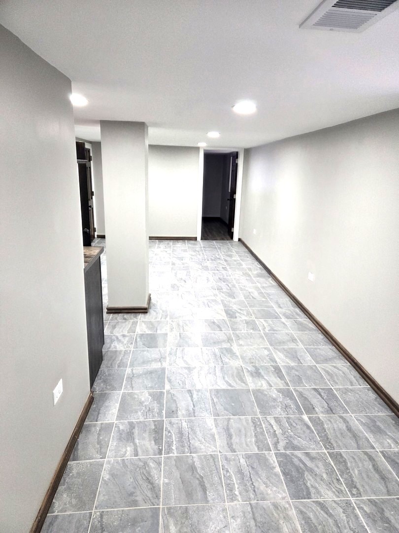 6324 South Francisco Avenue Chicago, IL 60629 - Photo 15 of 25 a view of an empty room and window