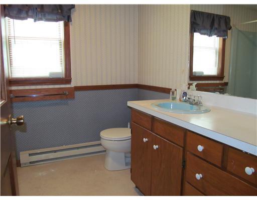 211 Valley Road North Berwick, ME 03906 - Photo 10 of 18 Bathroom. 1st Floor Bathroom