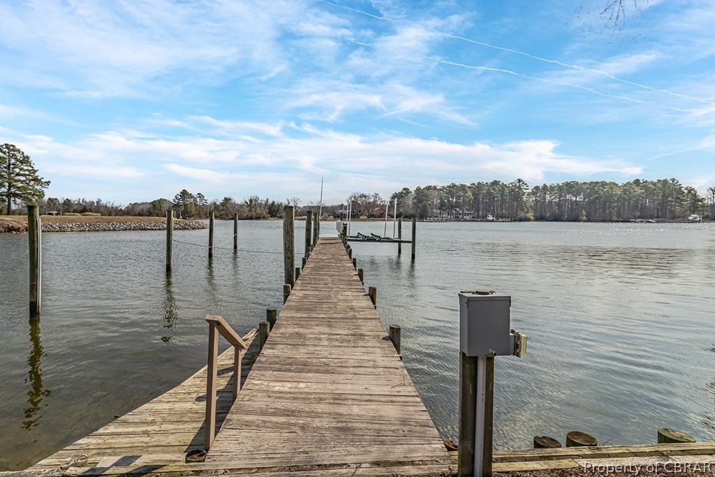 561 Natty Point Lane Kilmarnock, VA 22482 - Photo 3 of 45