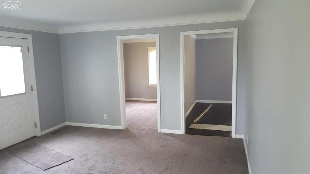 11208 Davison Road Davison, MI 48423 - Photo 10 of 17 21210459-9.JPG