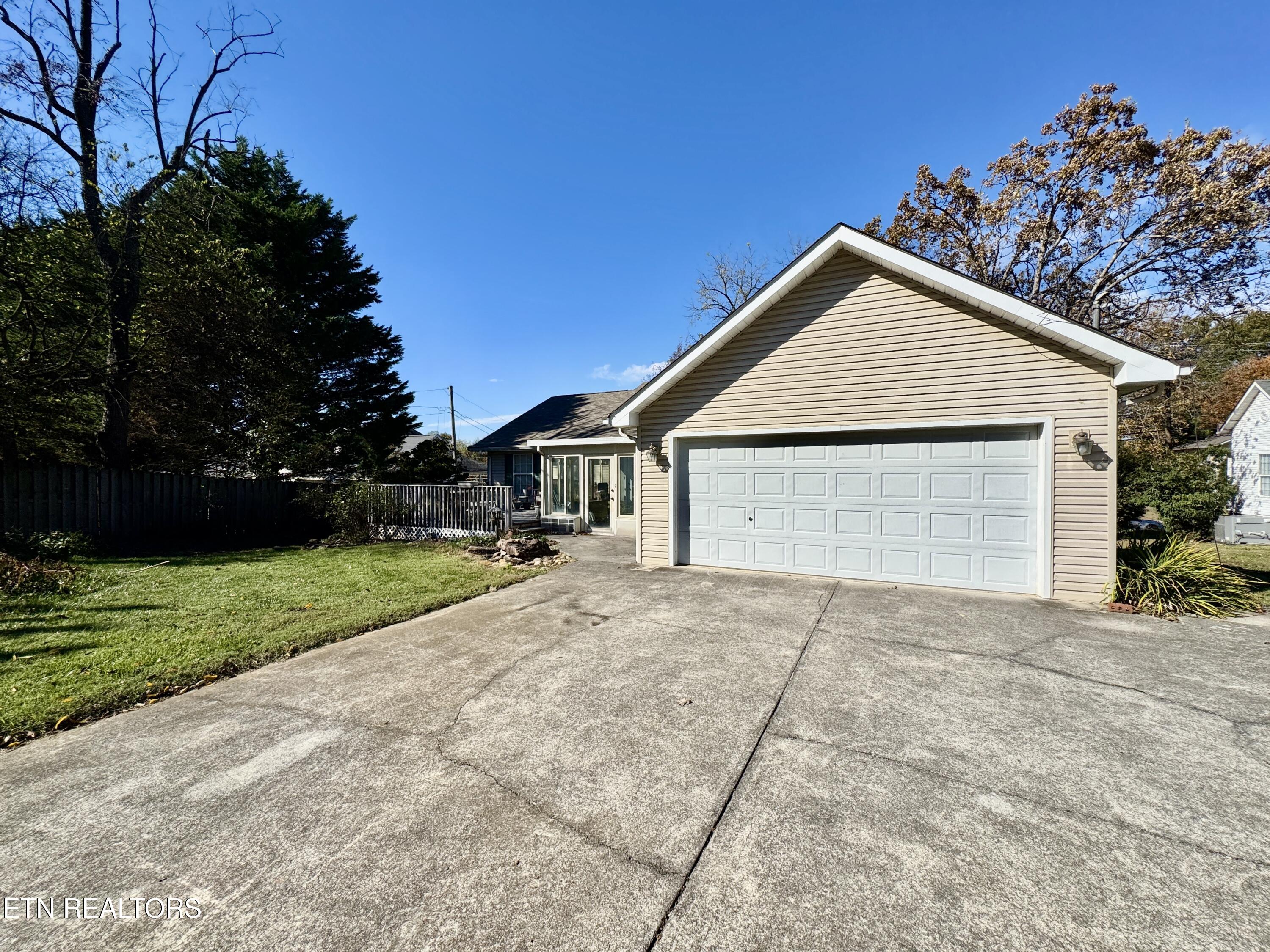 1710 Sevierville Road Maryville, TN 37804 - Photo 11 of 38 11