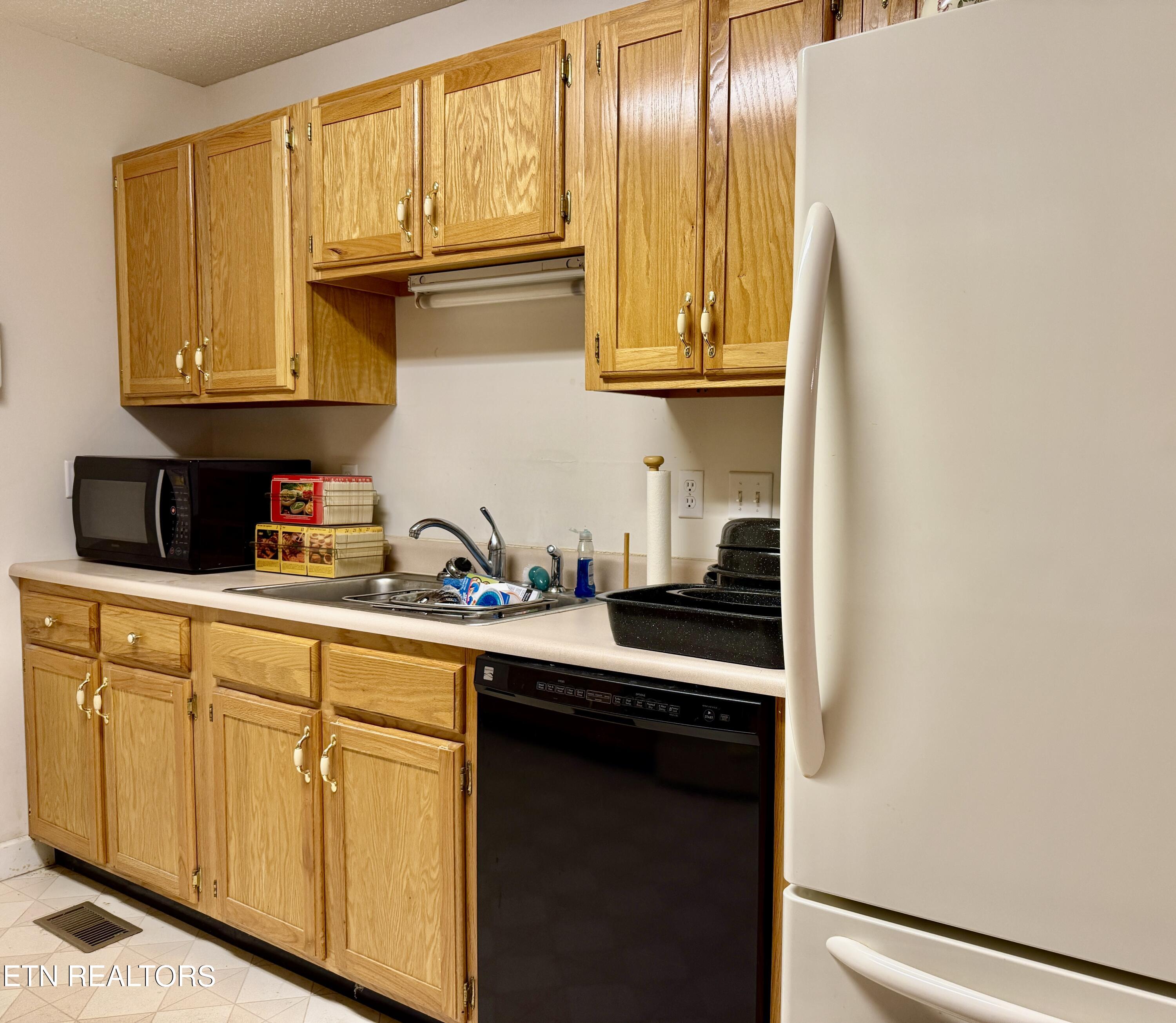 1710 Sevierville Road Maryville, TN 37804 - Photo 26 of 38 26