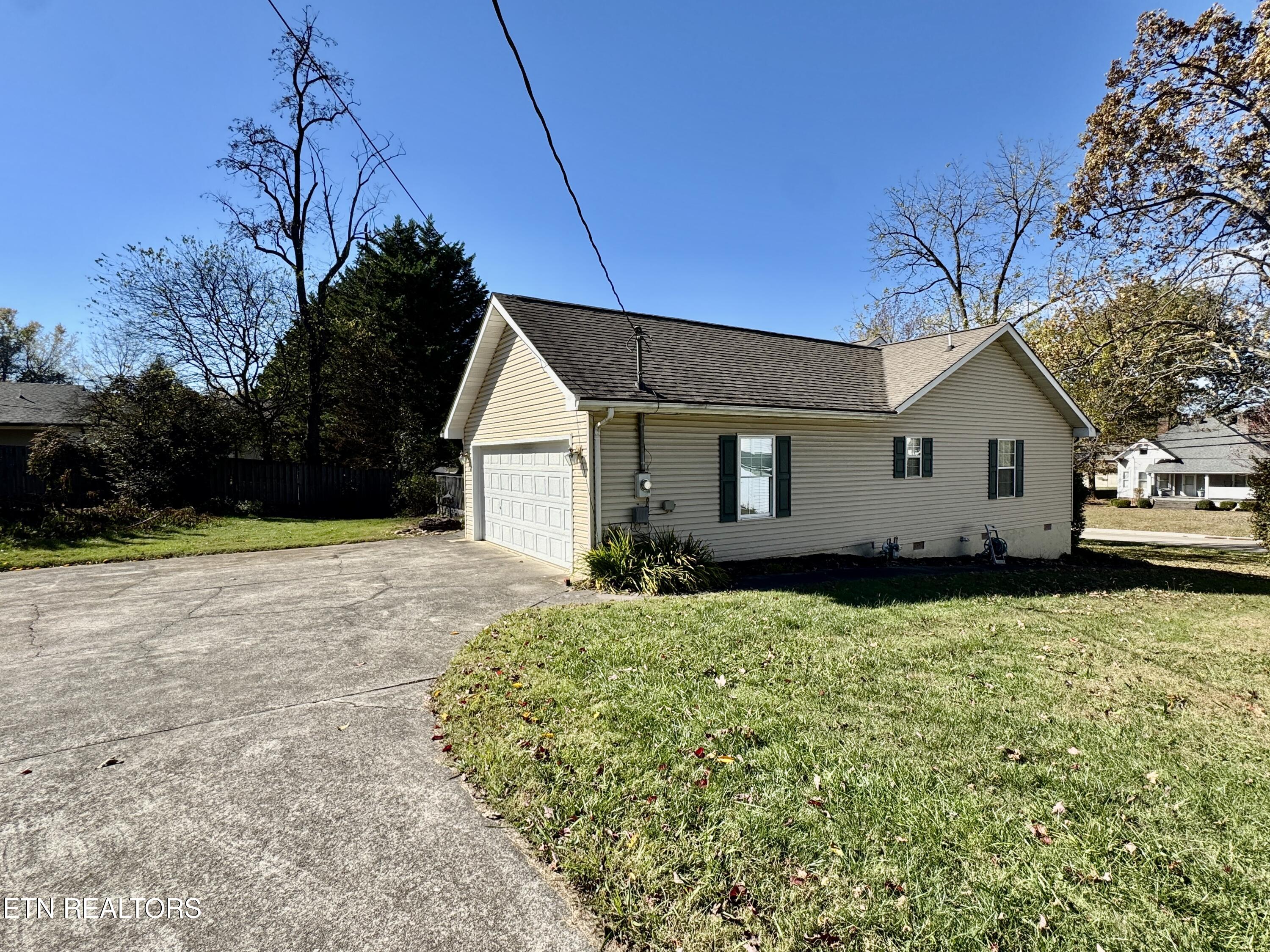 1710 Sevierville Road Maryville, TN 37804 - Photo 9 of 38 9