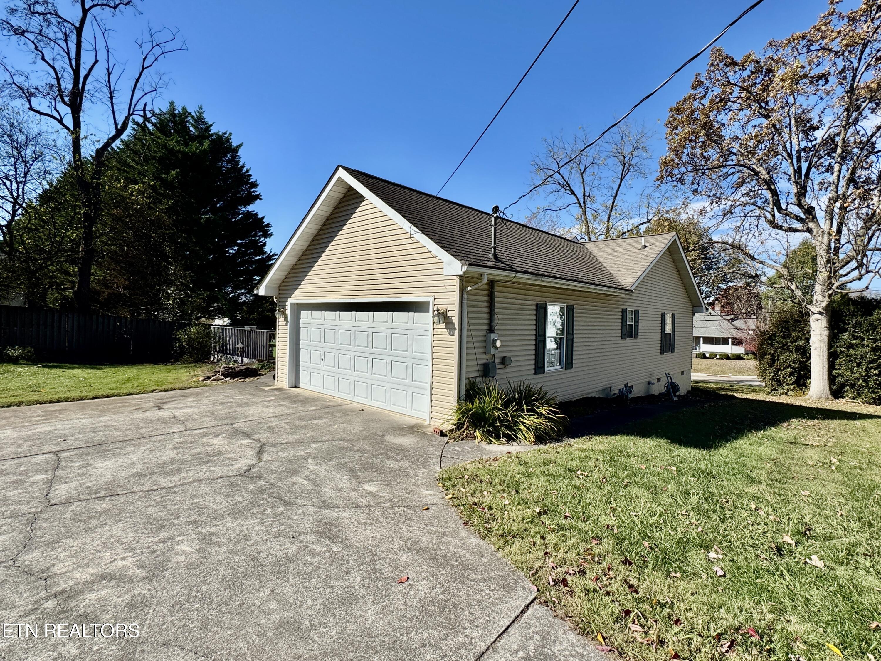 1710 Sevierville Road Maryville, TN 37804 - Photo 10 of 38 10