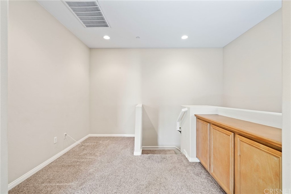 2903 Esperanza Way, Unit B Simi Valley, CA 93063 - Photo 13 of 25