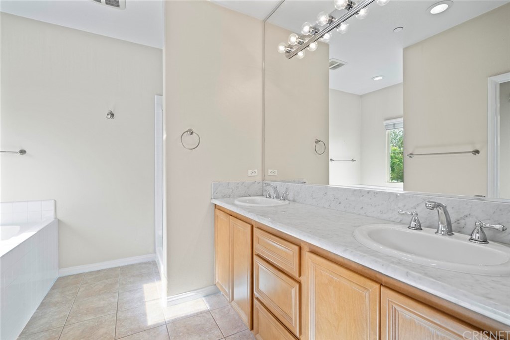 2903 Esperanza Way, Unit B Simi Valley, CA 93063 - Photo 15 of 25