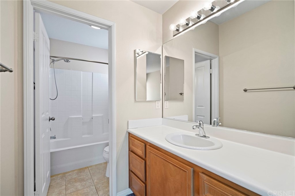 2903 Esperanza Way, Unit B Simi Valley, CA 93063 - Photo 18 of 25