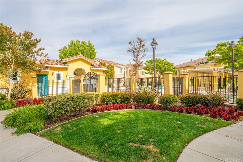 2903 Esperanza Way, Unit B Simi Valley, CA 93063 - Photo 24 of 25