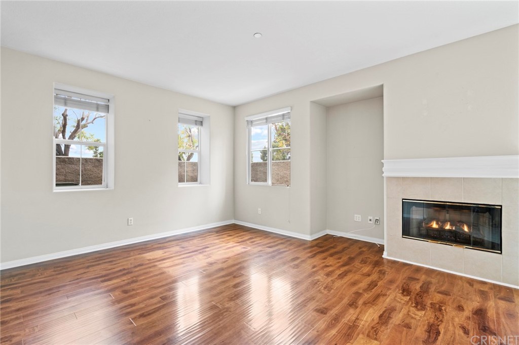 2903 Esperanza Way, Unit B Simi Valley, CA 93063 - Photo 4 of 25