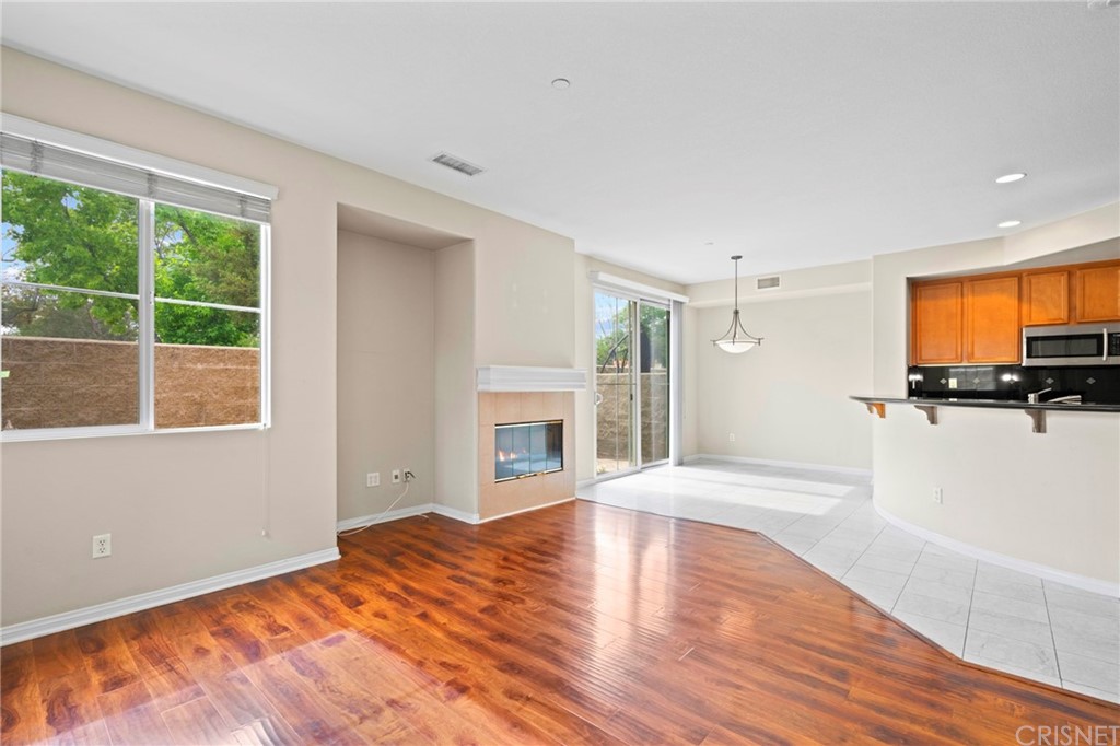 2903 Esperanza Way, Unit B Simi Valley, CA 93063 - Photo 5 of 25